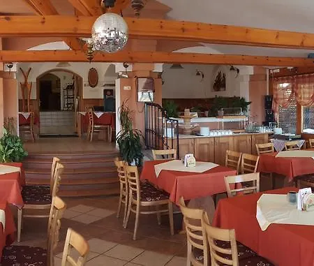 Fonix Club & Wellness 3* Hévíz