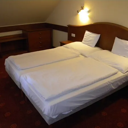 شقة فندقية Fonix Club & Wellness 3*