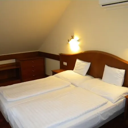 شقة فندقية Fonix Club & Wellness 3*