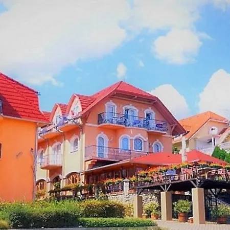 شقة فندقية Fonix Club & Wellness 3*