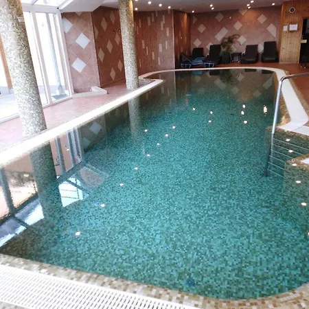 شقة فندقية Fonix Club & Wellness 3*